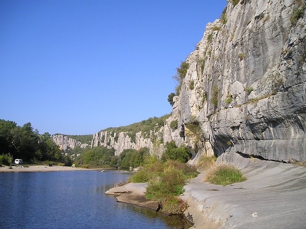 Luxe et nature dans un camping 5 étoiles à Ruoms Ardèche